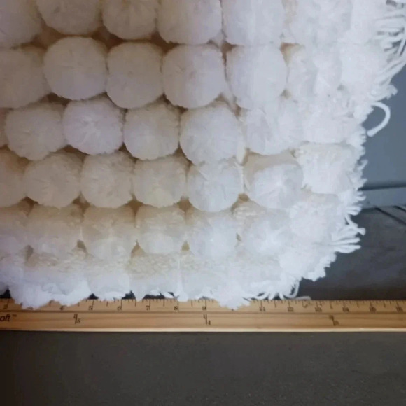 Pom pom tassel pillows  decoratives lot of 4 - Picture 9 of 9